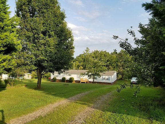 2nd image of 124 Mountain Crest Dr