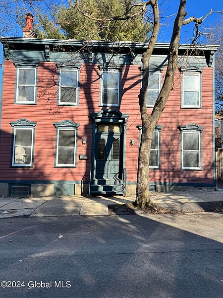 3rd image of 106 N Ferry Street