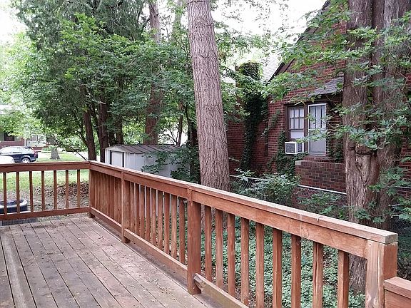 2nd image of 945 N Woodrow Ave #A