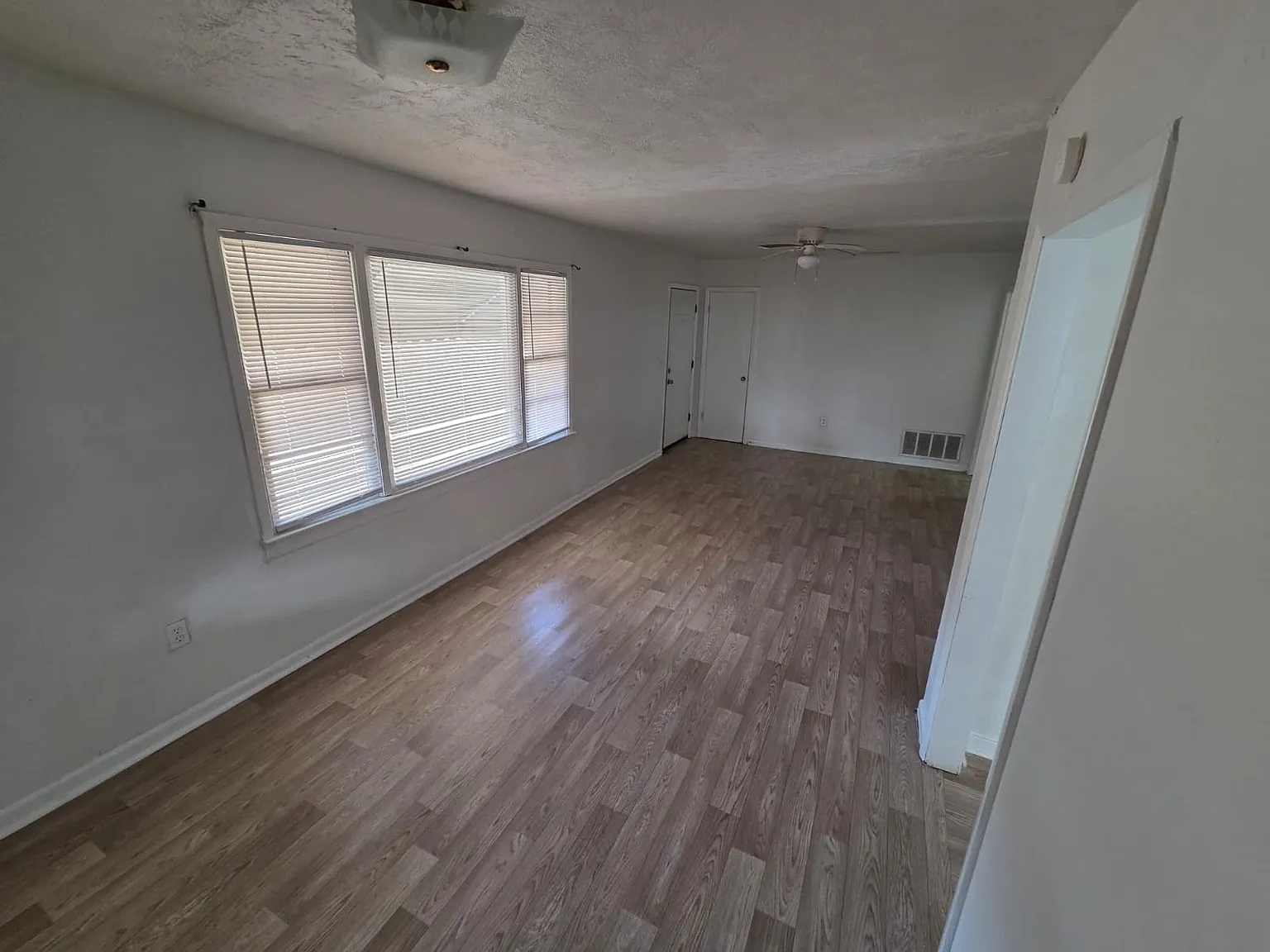 5136 Lurline Drive - 1 — Photo 2