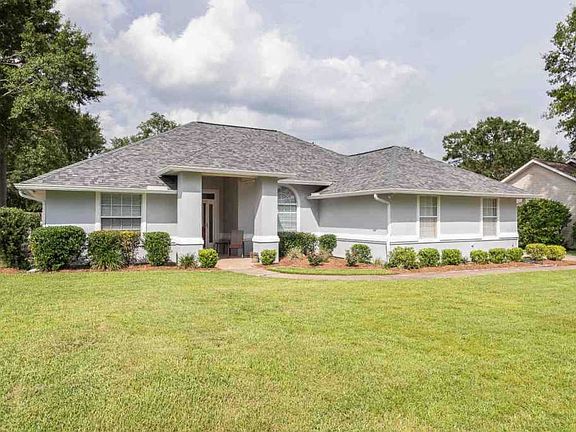 3rd image of 1020 Bushwood Dr