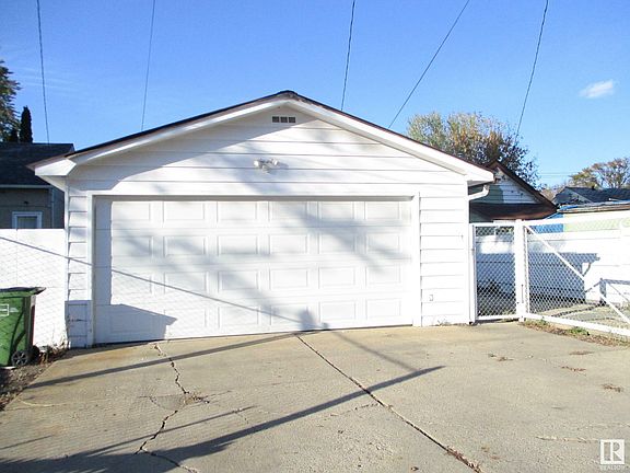 5th image of 11919 129th Ave NW
