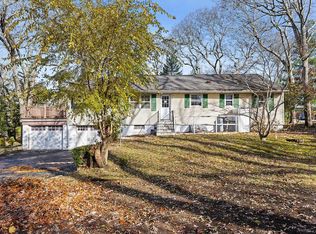 70 Pinewood Rd, Cutchogue, NY 11935