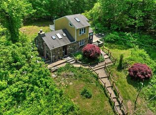 35 Pease Rd, Woodbridge, CT 06525