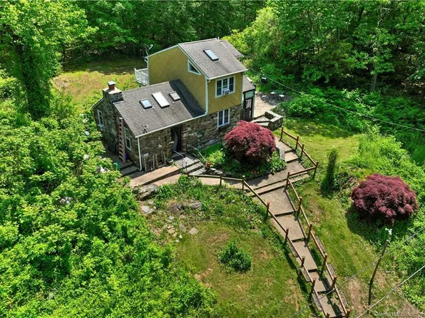 35 Pease Road, Woodbridge, CT 06525