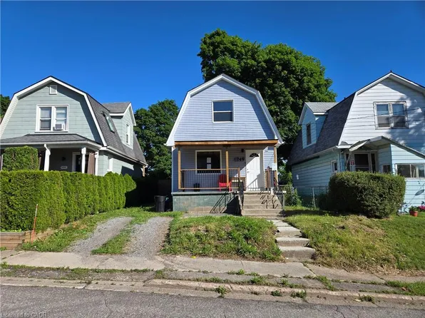 4249 Elgin St, Niagara Falls, ON L2E 2X7