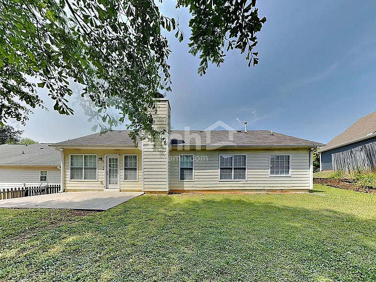 740 Chatham Park Dr — Photo 21