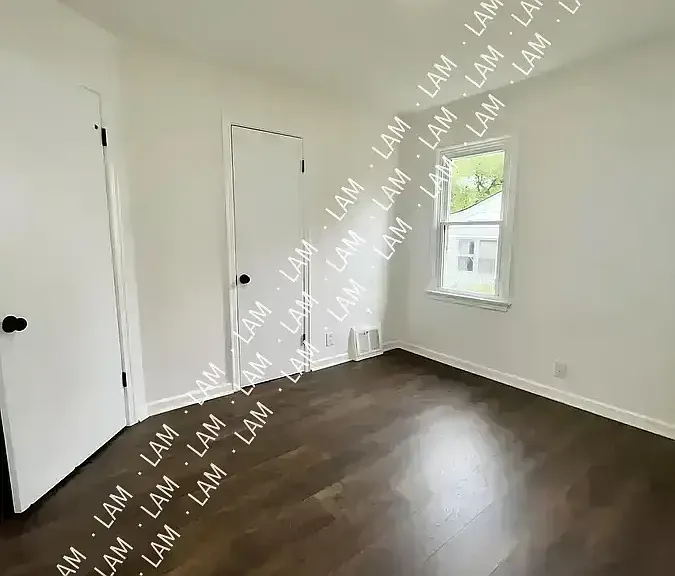 650 Norton Ave — Photo 1