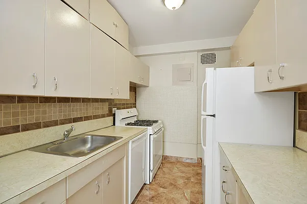 Sold by Corcoran | media 14