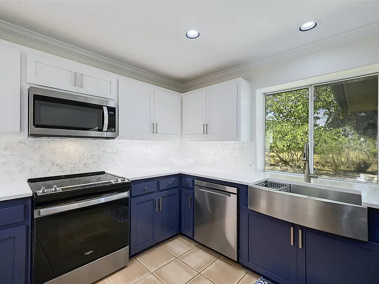410 Hi Cir W — Photo 9