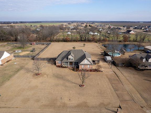 4th image of 104 Meritt Cv