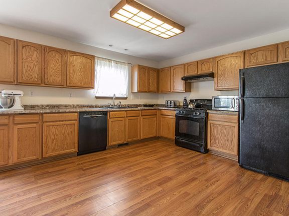 2nd image of 1031 N Hearthstone St