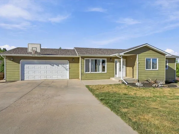 2313 Blue Belle Dr, Sturgis, SD 57785