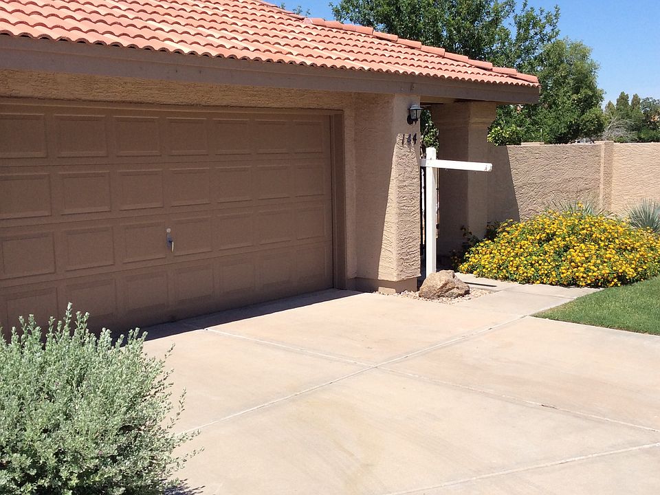 1st image of 945 N Pasadena St #144