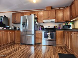 162 Northwest Dr, Bismarck, ND 58504