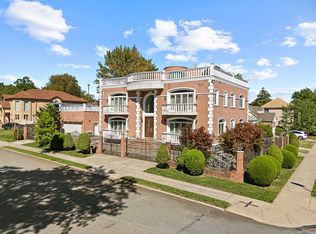 6435 Marathon Pkwy, Little Neck, NY
