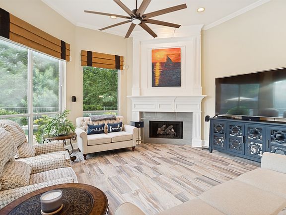 3rd image of 506 Rainforest Ln