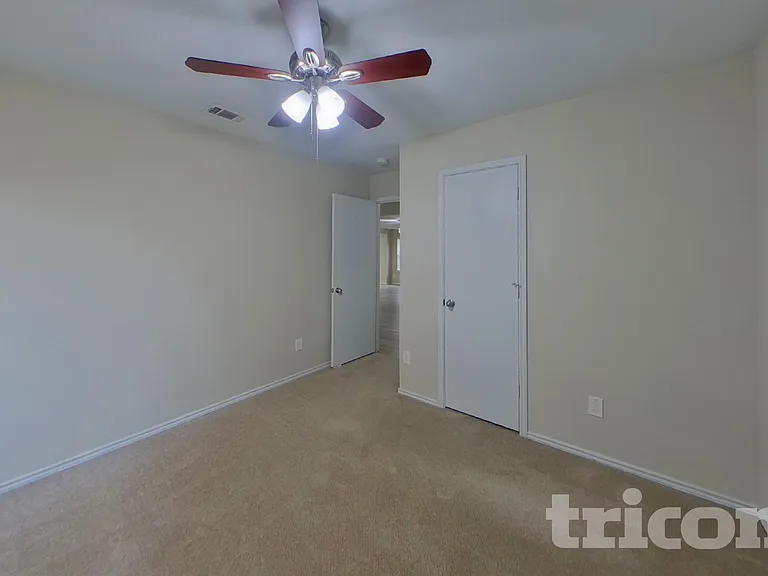5423 Sabine Ln — Photo 12