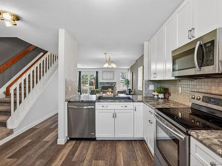 10537 W Maplewood Dr — Photo 9