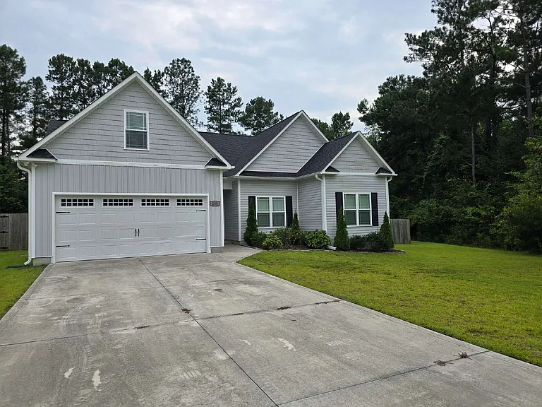 205 Buckeye Ct N — Photo 2