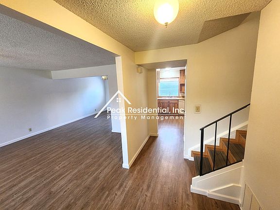5th image of 715 E Creekside Cir