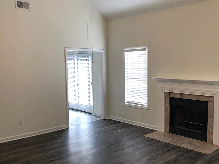 133 Lauren Wood Cir — Photo 5