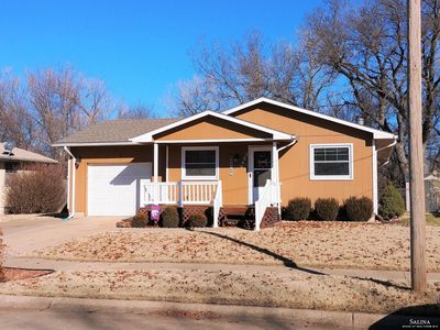 2049 Mission Rd, Salina, KS, 67401