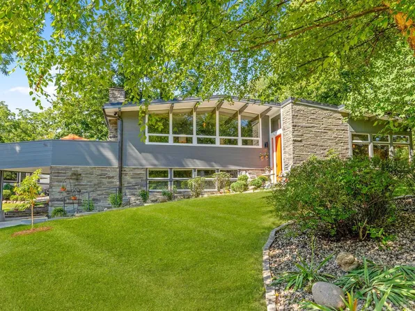 2425 North 100th STREET, Wauwatosa, WI 53226