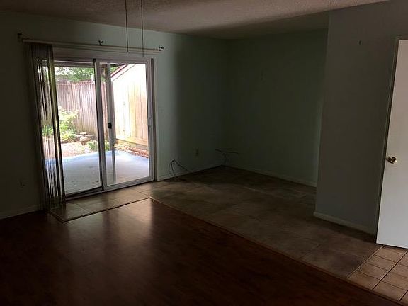 4th image of 19 Cape Dr NW APT B