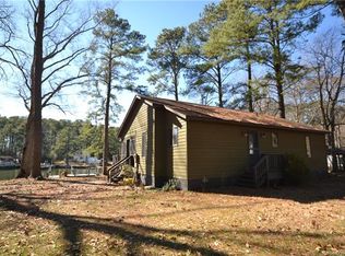 250 Lucom Point Dr, Reedville, VA 22539