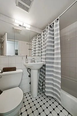 Rented by Nest Seekers International | media 14