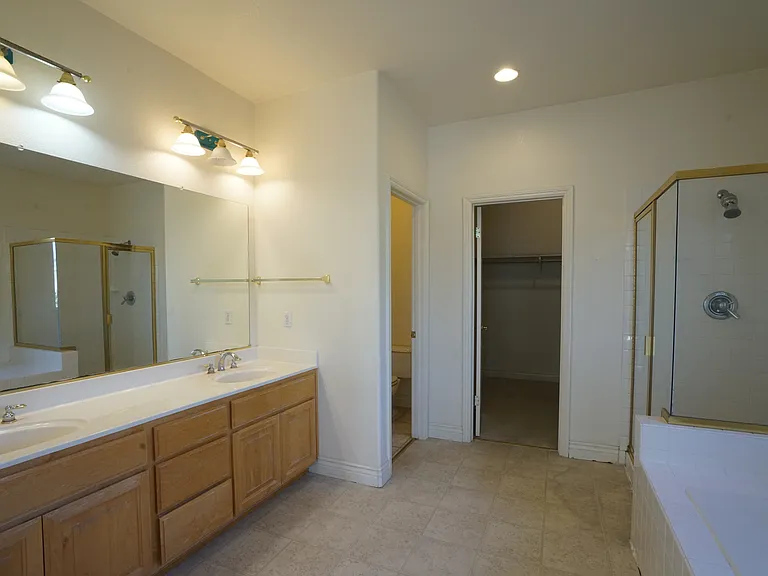 2207 Spanish Ct — Photo 8