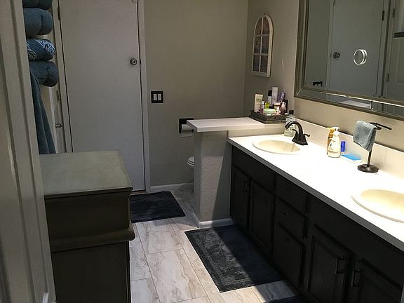 3rd image of 2475 Viejo Dr