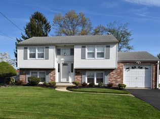17 Cynwyd Dr, Burlington, NJ 08016