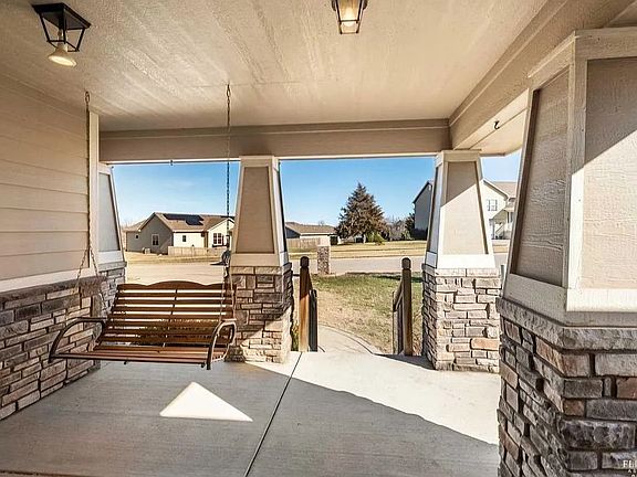 2nd image of 212 Firethorn Dr