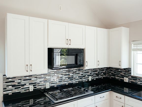 19551 Strathern St_07062022