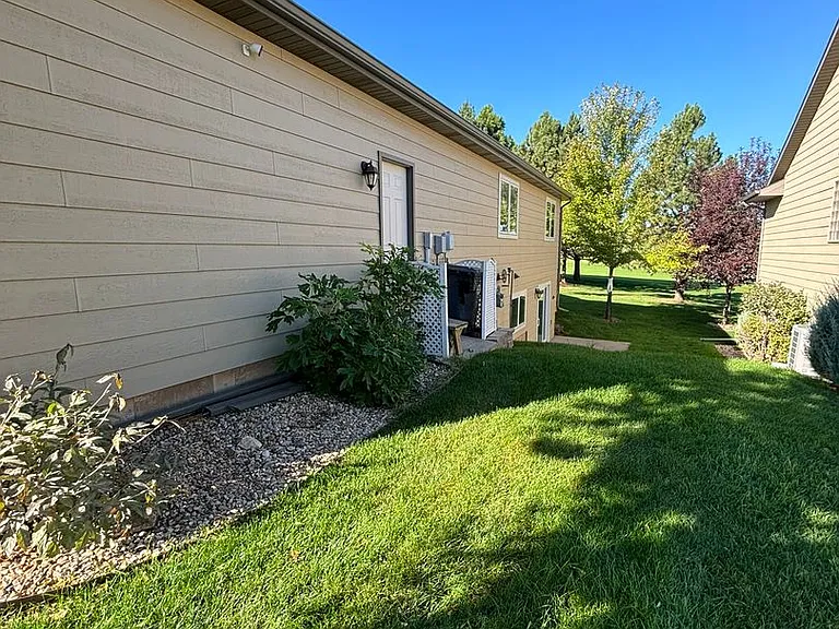 6817 Dunsmore Rd — Photo 33
