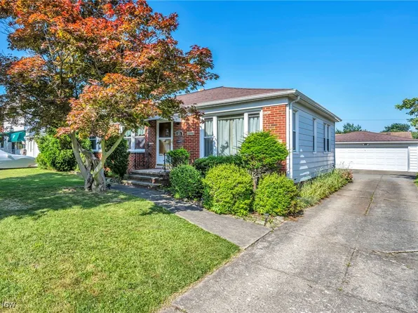 6499 Anita Dr, Parma Heights, OH 44130