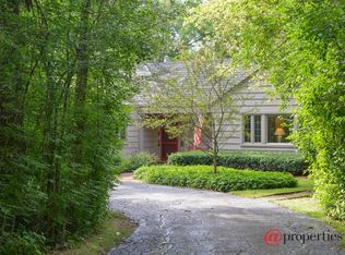573 Oak Tree Ln, Northfield, IL 60093