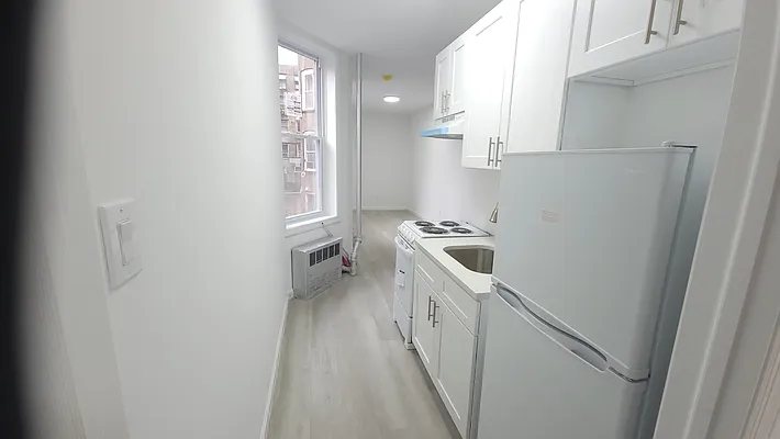 Rented by Downtown Mgt & Realty LLC | media 8