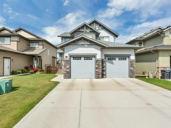 11 S Bardwell Way, Sylvan Lake, AB T4S 0M9
