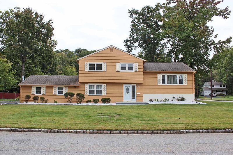 1st image of 42 Aldom Cir