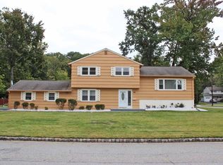 42 Aldom Cir, West Caldwell, NJ 07006