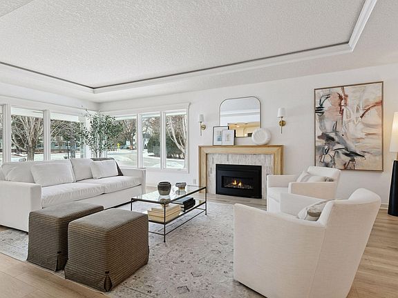 2nd image of 14 Woodland Rd