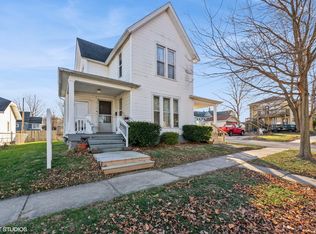 206 Oak St, Valparaiso, IN 46383