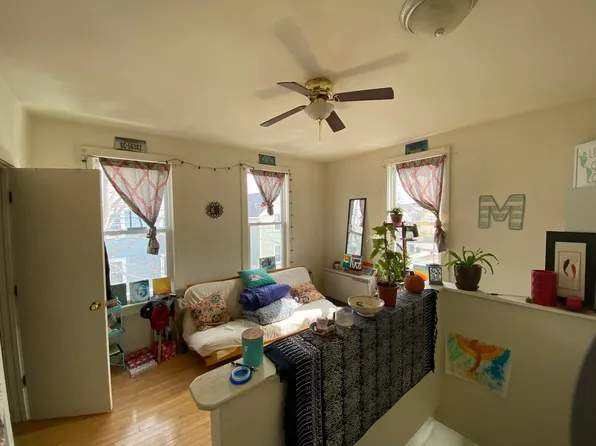 11 Johnson St #B, Burlington, VT 05401