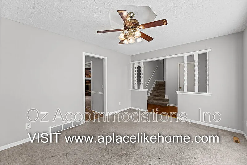 3 bed, 2.0 bath, 1306 sqft, $1,895 — Photo 4