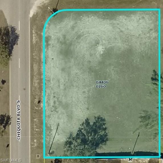 2nd image of 2005 Chiquita Blvd S