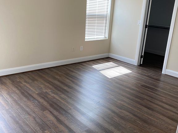 Master Bedroom walk in closet