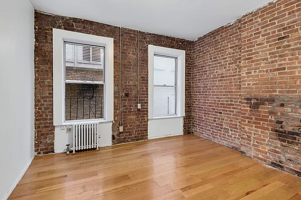 Rented by Cooper & Cooper Real Estate | media 17